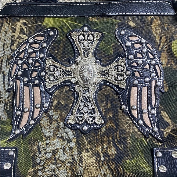 Cowgirl Trendy Camouflage Crossbody Bag with Embellished Cross 3 L Compartments - Picture 2 of 12